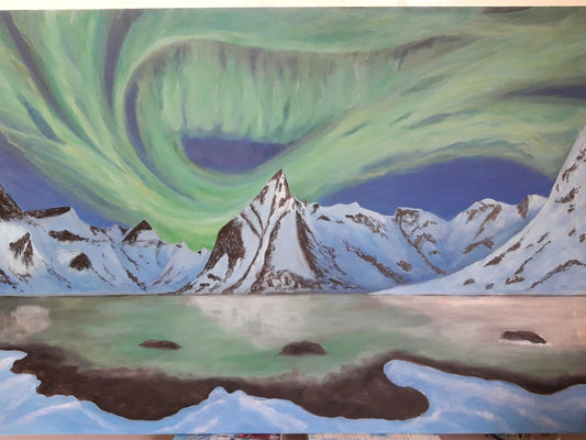 Olstind in northern lights